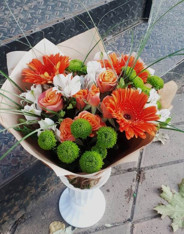 Букет цветов из: Герберы, Хризантемы, Альстромерии и Розы в Котельниково