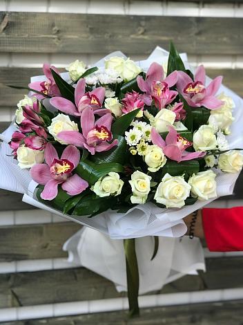 Букет цветов из: Розы и Хризантемы в Котельниково