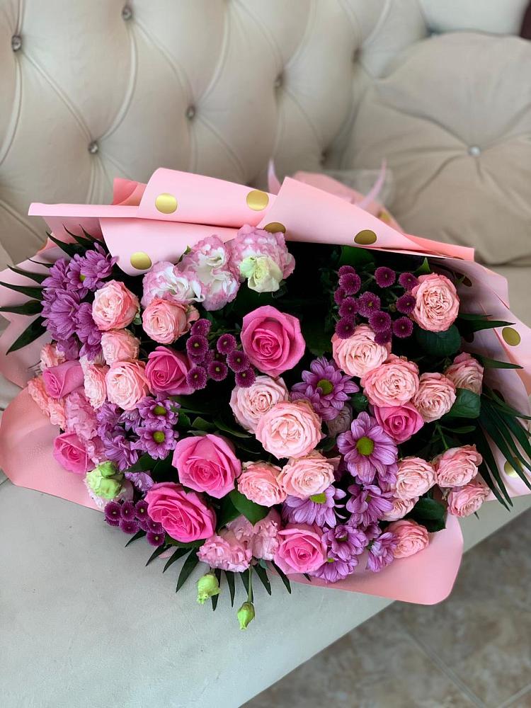 Букет цветов из: Хризантемы, Розы и Лизиантусы в Котельниково