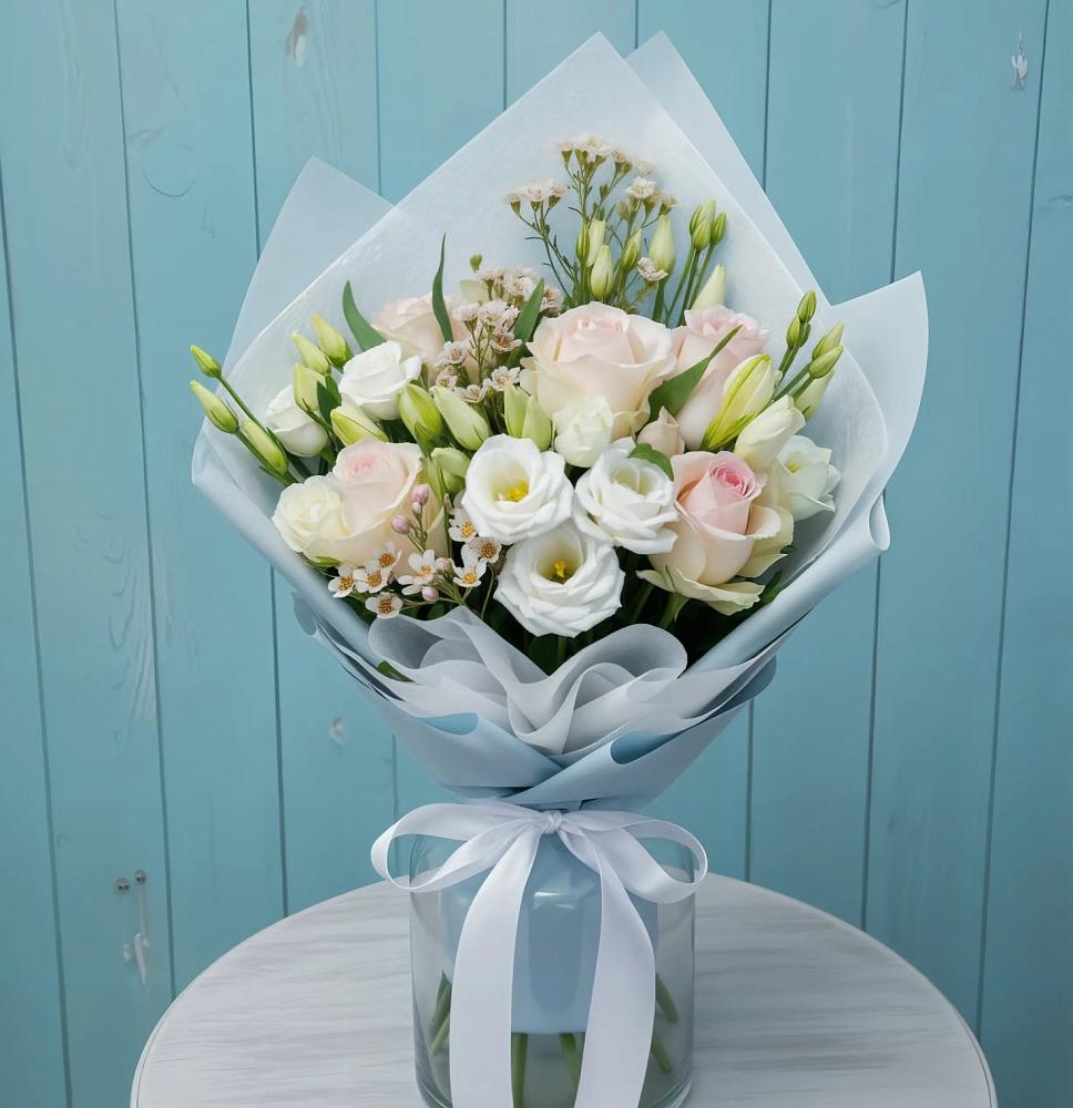 Букет цветов из: Розы и Лизиантусы в Котельниково