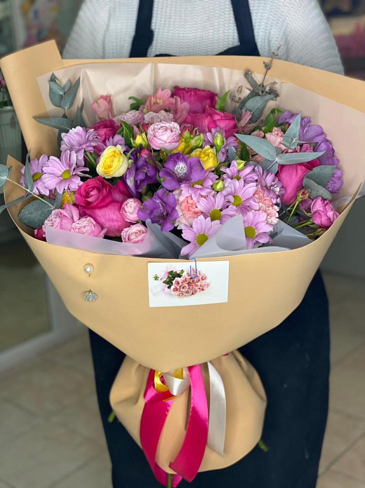 Букет цветов из: Хризантемы, Гвоздики и Альстромерии в Котельниково