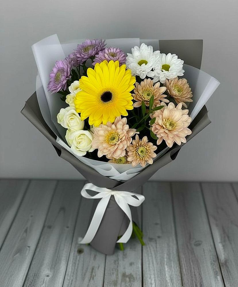 Букет цветов из: Розы, Герберы и Хризантемы в Котельниково
