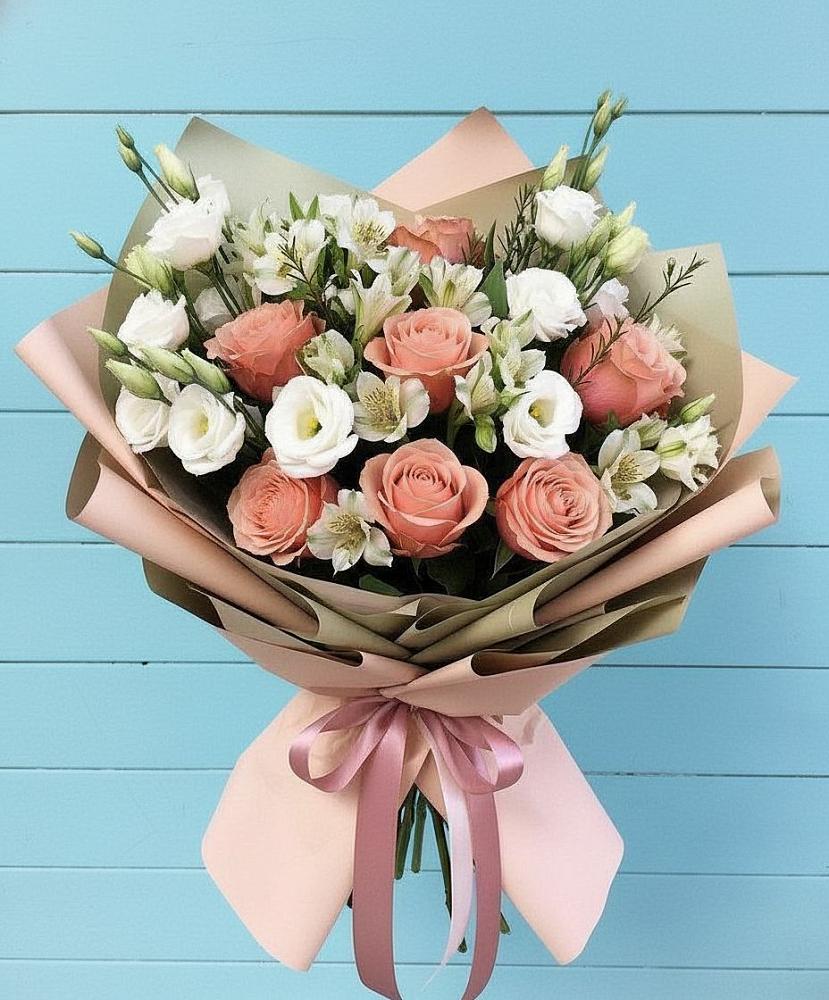 Букет цветов из: Розы, Альстромерии и Лизиантусы в Котельниково