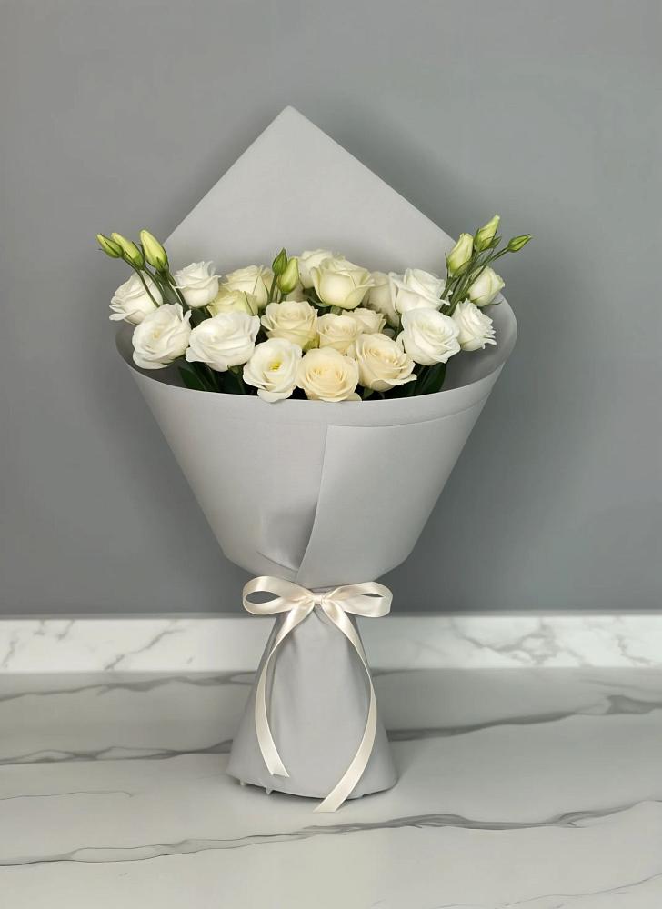 Букет цветов из: Розы и Лизиантусы в Котельниково