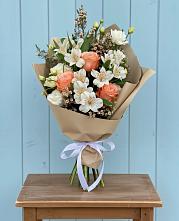 Букет цветов из:  Альстромерии, Лизиантусы, Розы и Хризантемы #REPLACE_PRED# Котельниково