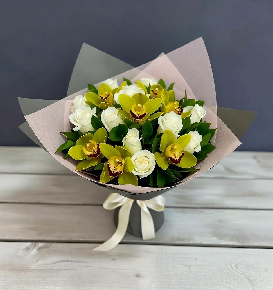 Букет цветов из: Орхидеи и Розы в Котельниково