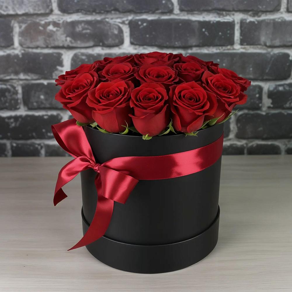 Цветочная композиция из Розы в шляпной коробке в Котельниково