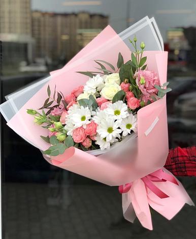 Букет цветов из: Розы, Лизиантусы и Хризантемы в Котельниково