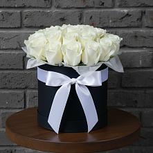 Цветочная композиция из Розы в шляпной коробке в Котельниково