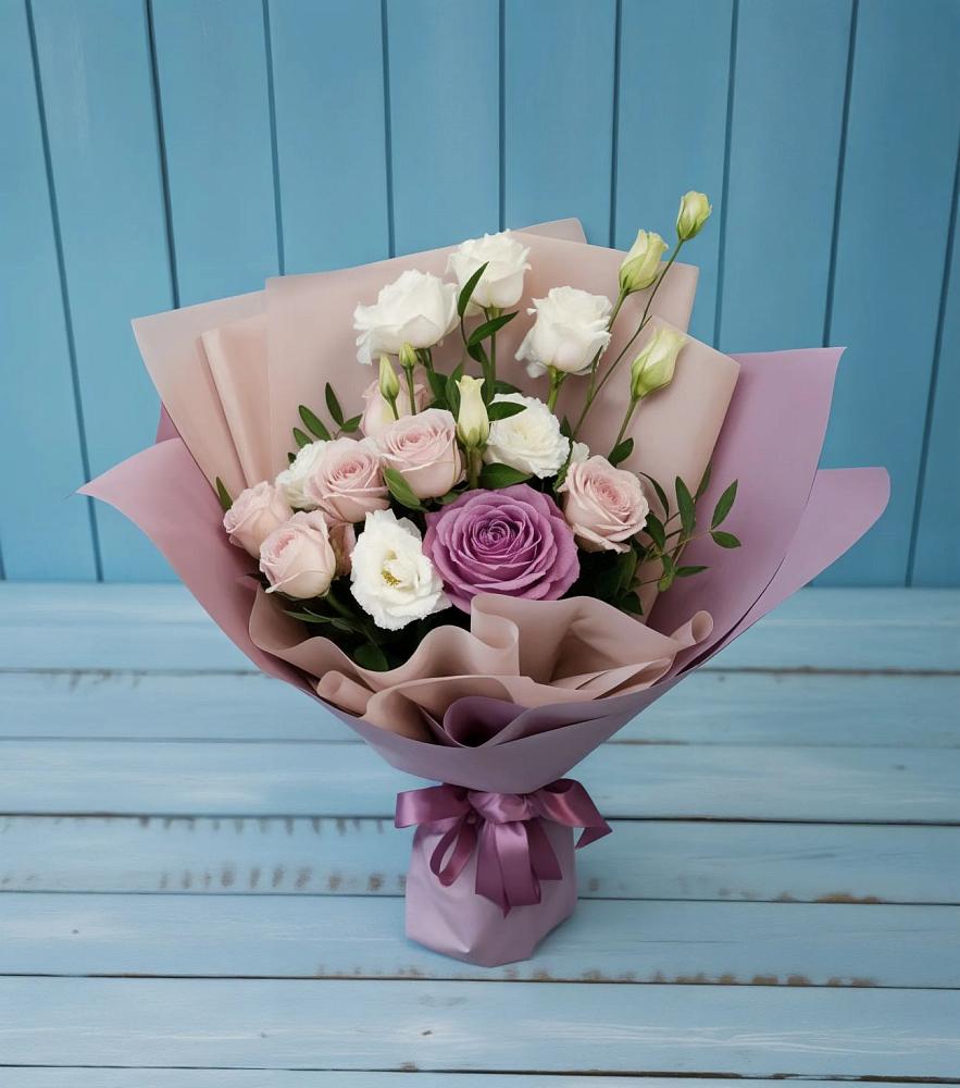 Букет цветов из: Розы и Лизиантусы в Котельниково